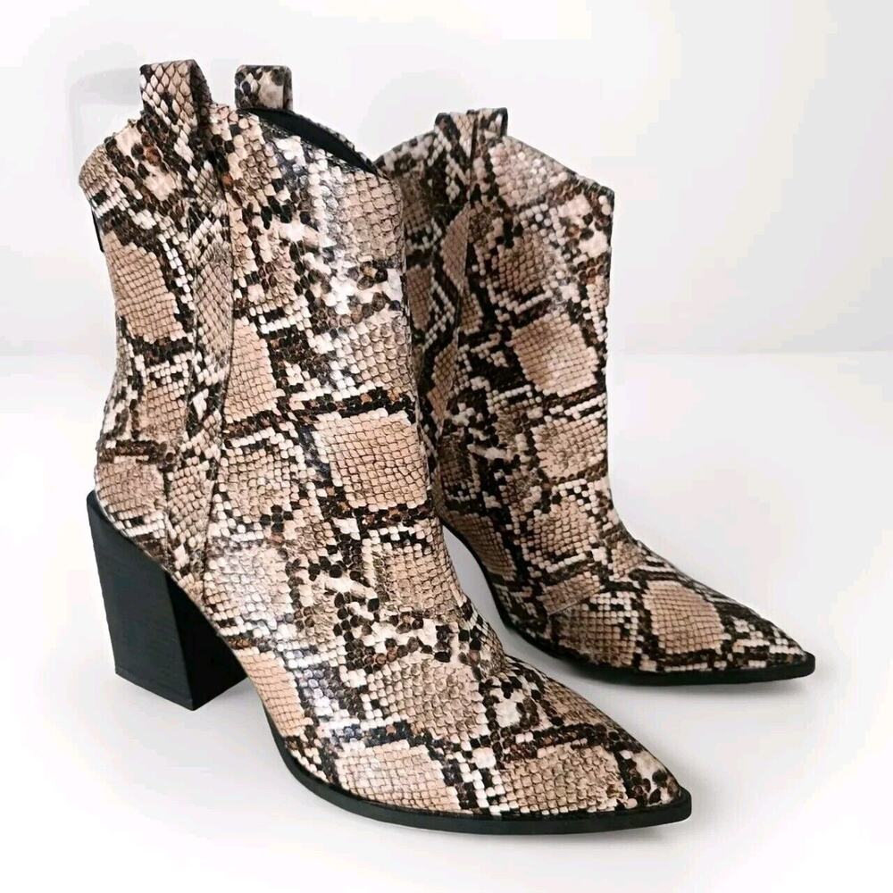 Wild Diva Pointy Toe Chunky Heels Ankle Boots Snake skin Size 8.5 Pre-owned - Picture 3 of 8